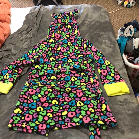 Robe - Picture 2 of 2